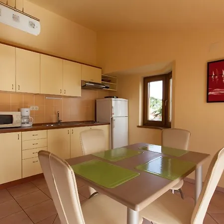 Vjekoslav Apartman Krk Town