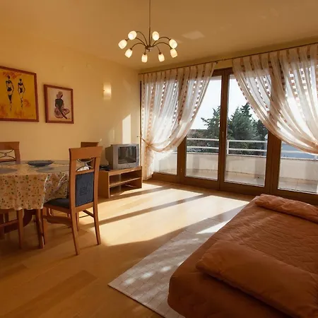 Vjekoslav Apartamento *