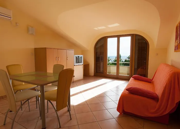 Vjekoslav Apartment Krk Town