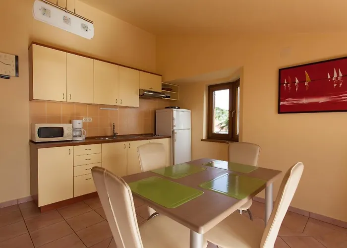 Vjekoslav Apartment Krk Town